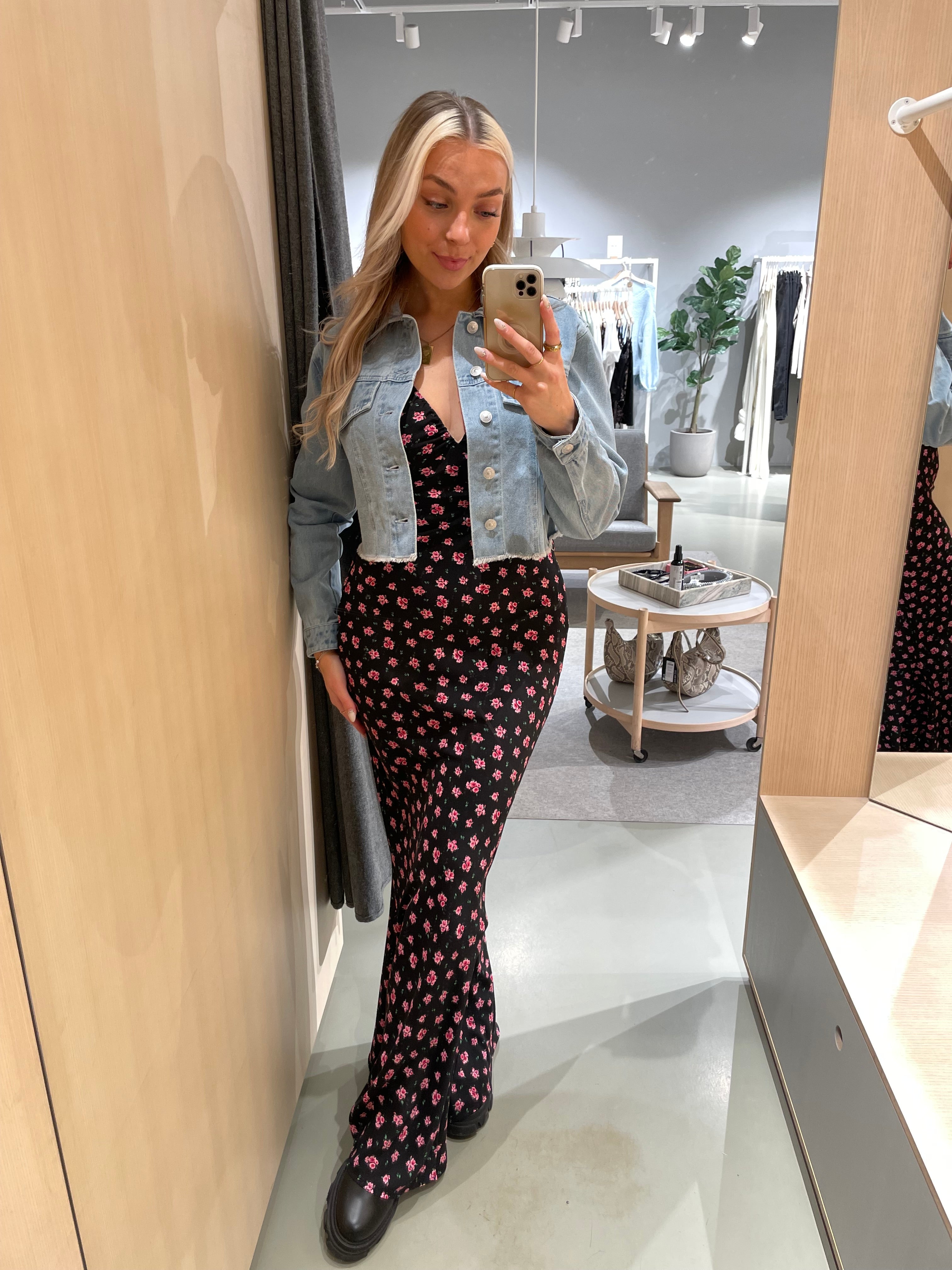 VIEMMI Long Dress - Black